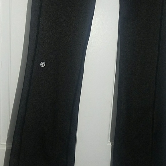 Lululemon yoga pants size 6 with pockets - Picture 3 of 7